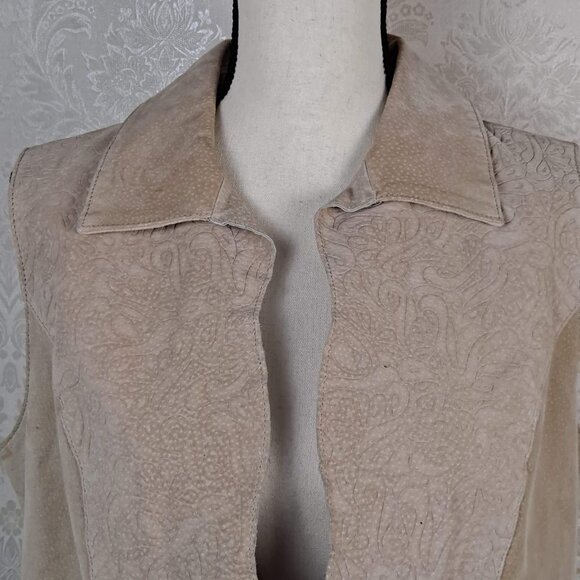 Coldwater Creek Size Medium Tan 100% Leather Vest Stamped Front Lined EUC - Picture 2 of 10
